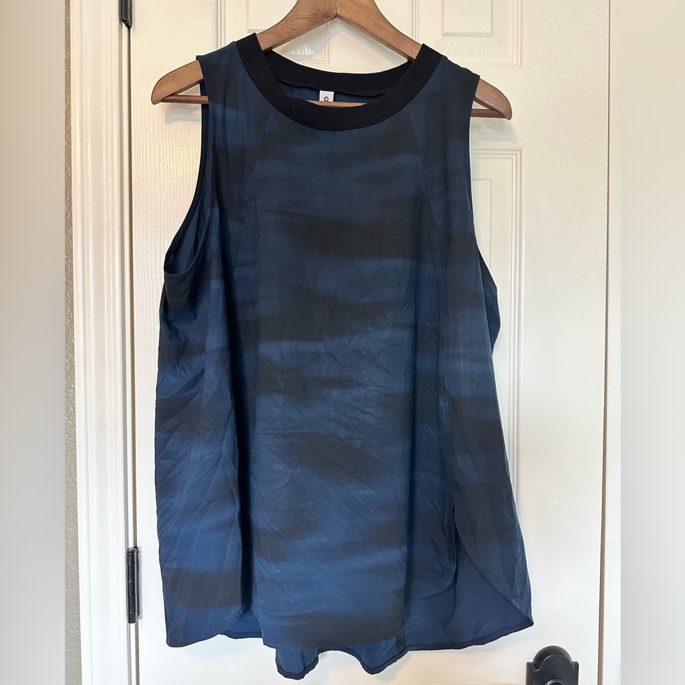 Athleta Zephyr Print Tank Top Blue Blurred Camo Size Small